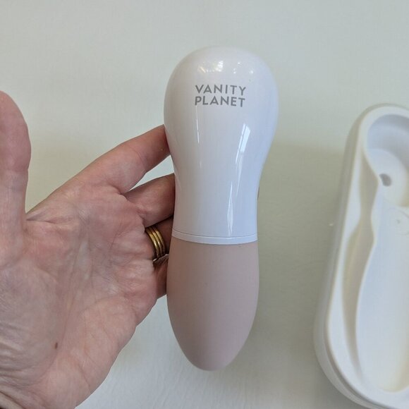 Vanity Planet Raedia Facial Cleansing Brush Battery Powered System & Travel Case - Picture 3 of 4